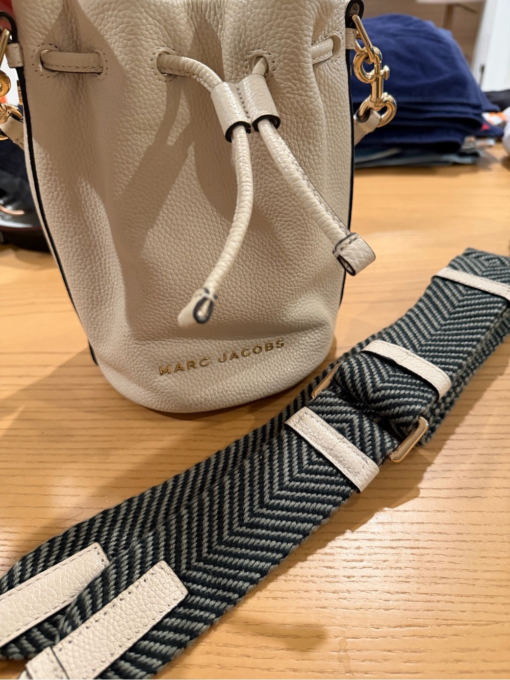 Marc Jacobs Cream Pebbled Leather Drawstring Bucket Bag with Patterned Strap